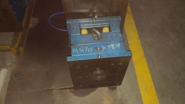 L'usine de moulage de vannes en PVC fournit directement