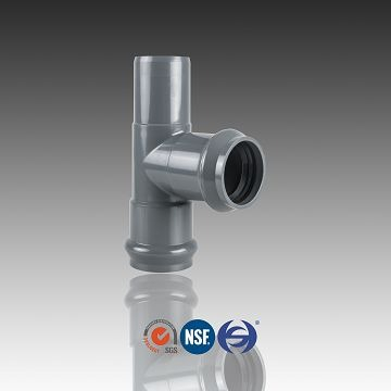  Tee de PVC F/F/S, com dois an&eacute;is de borracha e uma torneira